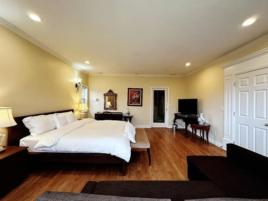 Super Cosy 8Bed & 6Bath In Vancouver Heart Near To Airport 0*,