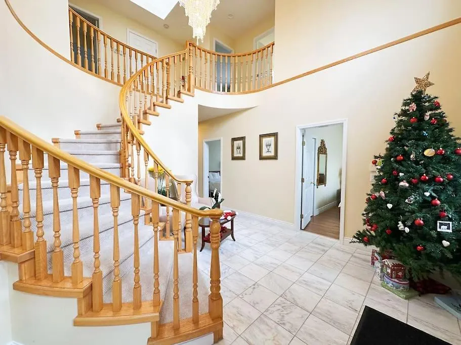 Super Cosy 8Bed & 6Bath In Vancouver Heart Near To Airport 0*,  Canada