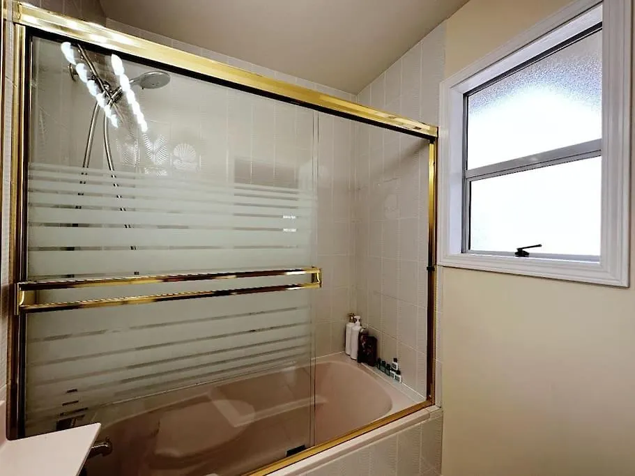 Super Cosy 8Bed & 6Bath In Vancouver Heart Near To Airport