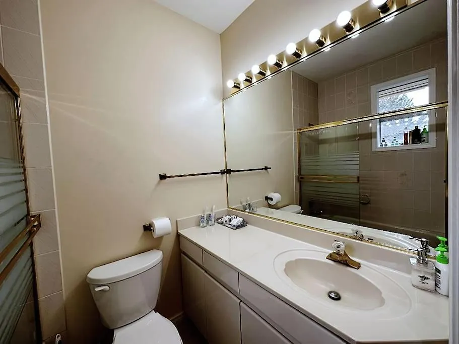 Super Cosy 8Bed & 6Bath In Vancouver Heart Near To Airport Villa